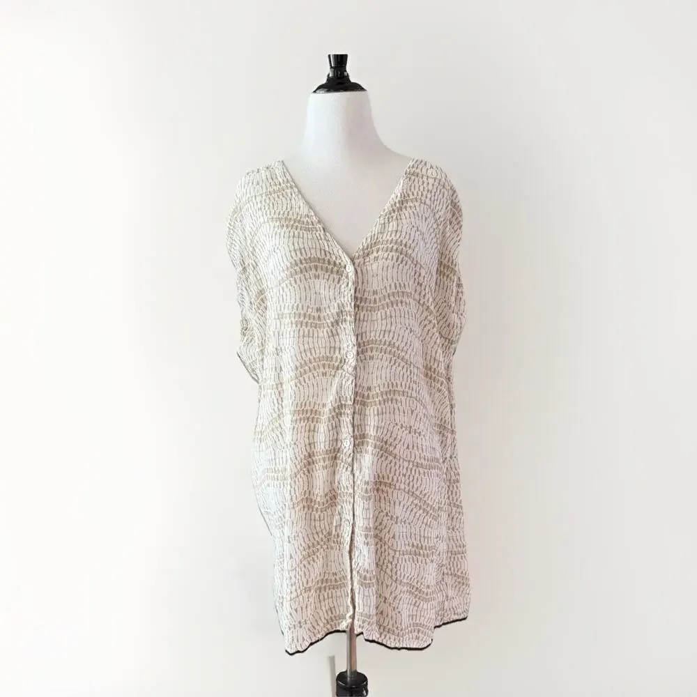 Carve Designs Tunic Top Women's M White Tan Rayon Geometric Cover Up Blouse EUC